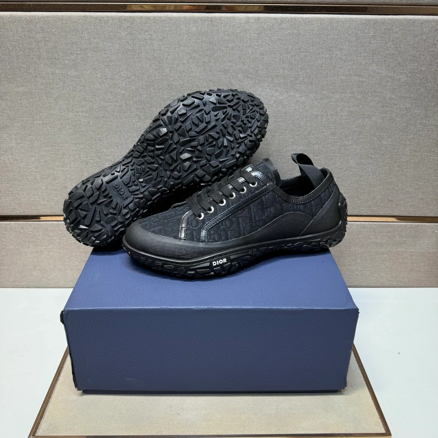 ⬛️Men's shoes 💰p442 [Dior~] Men's casual shoes 2025z cabinet sales simultaneously 🔶Size: 39-44 #️⃣ 🔷2 colors🔜The upper is made of multi-material splicing➕Genuine leather lining, comfortable and breathable, sole: original comfortable and wear-resistant outsole, ⚠️Real shot📱Photographed🎬The real thing is better📢📢📢